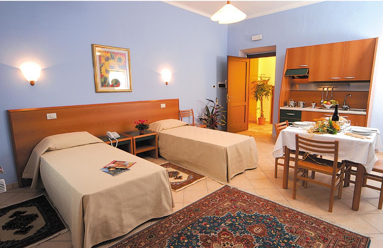 Casa Vacanze Provenzale Torre Pellice Habitación foto